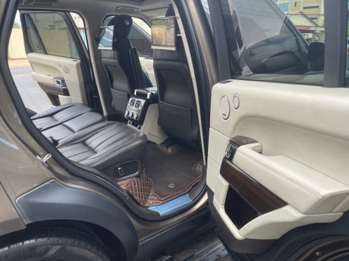 Range Rover Vogue 2013 ម៉ាស៊ូត full Options ទ្វាបឺត4 កៅអីAuto ម្ចាស់ដើមទិញថ្មីខ្លាញ់គោ