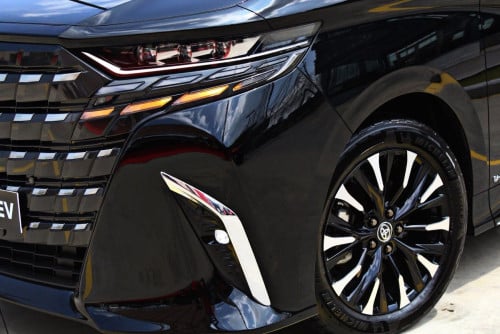 Toyota Alphrad HEV
