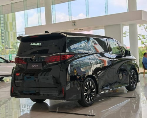 Toyota Alphrad HEV
