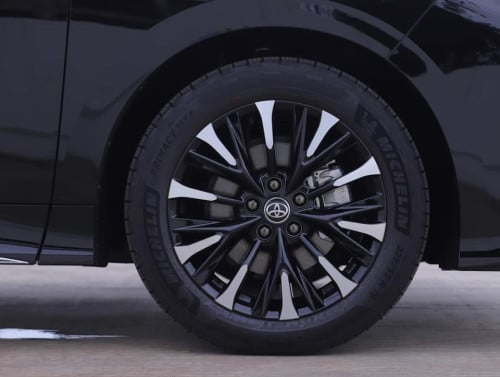 Toyota Alphrad HEV