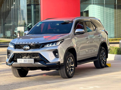 TOYOTA FORTUNER LEGENDER 2025