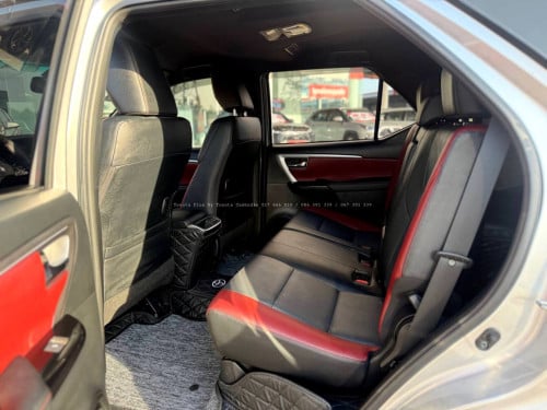 TOYOTA FORTUNER LEGENDER 2025