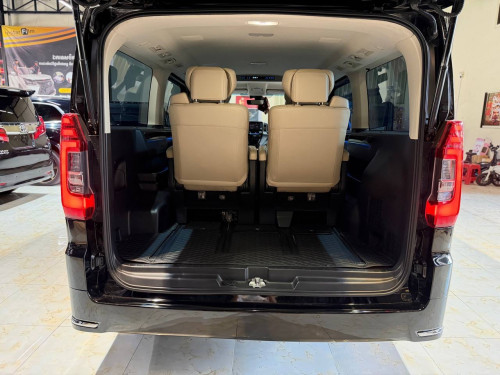 Toyota granvia 2020 V4 ម៉ាស៊ូត full option