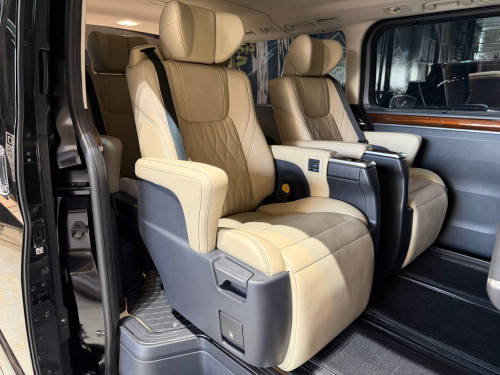 Toyota granvia 2020 V4 ម៉ាស៊ូត full option