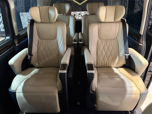 Toyota granvia 2020 V4 ម៉ាស៊ូត full option