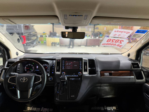 Toyota granvia 2020 V4 ម៉ាស៊ូត full option