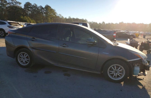 Toyota Prius 2016 option 3