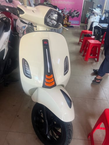 V125ថ្មី ១៦៨០ថ្មីក្រដាពន្ធ ធានាជួសជួស២ឆ្មាំ
