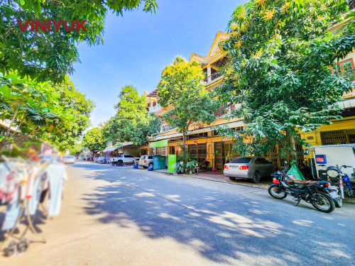 ផ្ទះល្វែង សម្រាប់លក់!