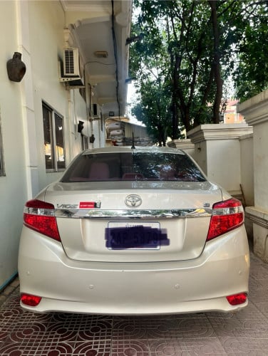 រថយន្តប្រើប្រាស់ផ្ទាល់ខ្លួន