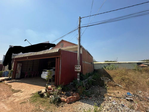 ផ្ទះជាប់ផ្លូវចូលផ្សារ