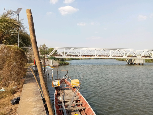 ដីជាប់ព្រែកធំកំពត