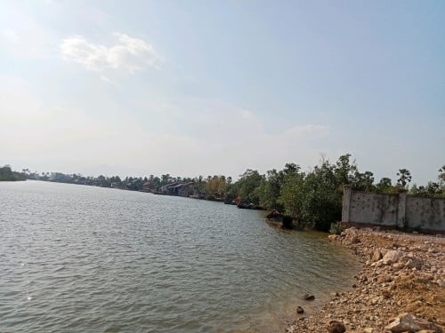 ដីជាប់ព្រែកធំកំពត
