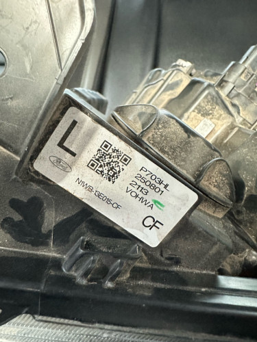 ចង្កៀង Ford Ranger XLT 2025សុីន មួយទឹកស្អាត98% ដោះចេញពីឡាន