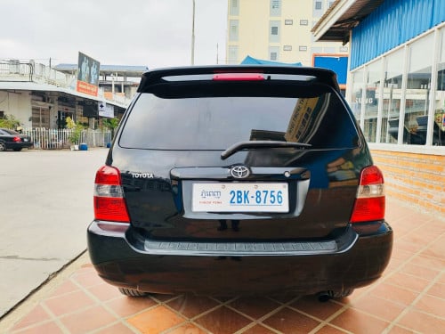 Toyota Highlander 2004 V4 កៅអី៣ជួរ បើកដំបូល ម្ចាស់ដើមទី១ លេខកប់សេរី កង់ថ្មី៤គ្រាប់