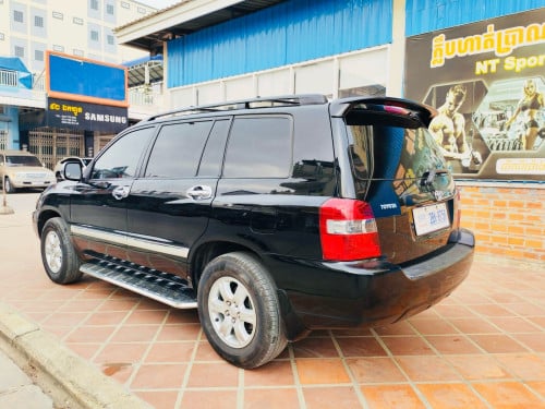Toyota Highlander 2004 V4 កៅអី៣ជួរ បើកដំបូល ម្ចាស់ដើមទី១ លេខកប់សេរី កង់ថ្មី៤គ្រាប់