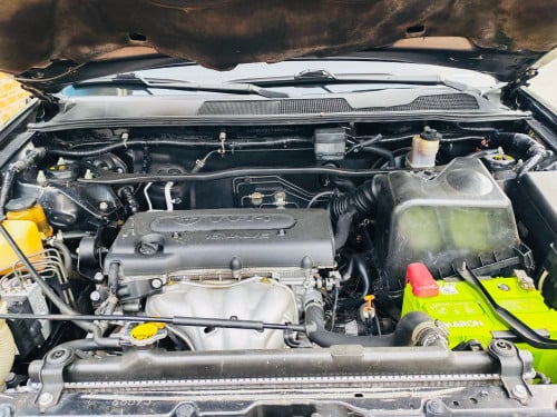 Toyota Highlander 2004 V4 កៅអី៣ជួរ បើកដំបូល ម្ចាស់ដើមទី១ លេខកប់សេរី កង់ថ្មី៤គ្រាប់