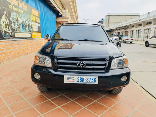 Toyota Highlander 2004 V4 កៅអី៣ជួរ បើកដំបូល ម្ចាស់ដើមទី១ លេខកប់សេរី កង់ថ្មី៤គ្រាប់
