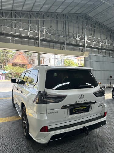 2021年LX570黑Kuro