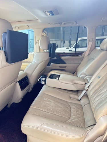 2021年LX570黑Kuro