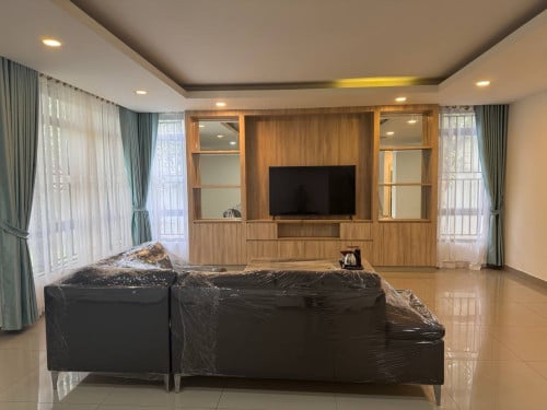 6 Bedroom Villa for Rent in Chipmong 60m near AEON3