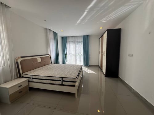 6 Bedroom Villa for Rent in Chipmong 60m near AEON3