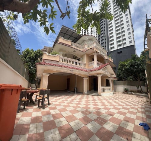 6 Bedroom Villa for Rent in Tonle Bassace