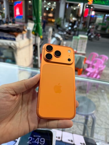 iPhone 17 pro 256G CH Sim 2 98% Battery 100%