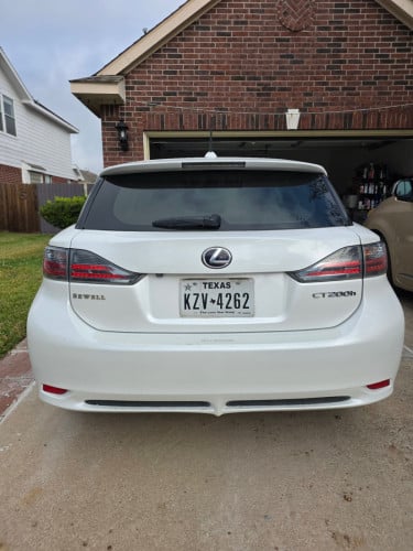 Lexus CT 200h ជិតដល់​ លាងទឹកជិះ​ ថ្មីលះ