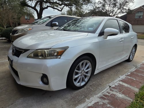 Lexus CT 200h ជិតដល់​ លាងទឹកជិះ​ ថ្មីលះ