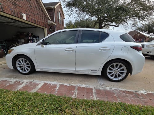 Lexus CT 200h ជិតដល់​ លាងទឹកជិះ​ ថ្មីលះ