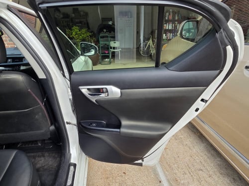 Lexus CT 200h ជិតដល់​ លាងទឹកជិះ​ ថ្មីលះ