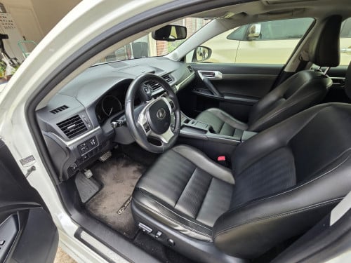 Lexus CT 200h ជិតដល់​ លាងទឹកជិះ​ ថ្មីលះ
