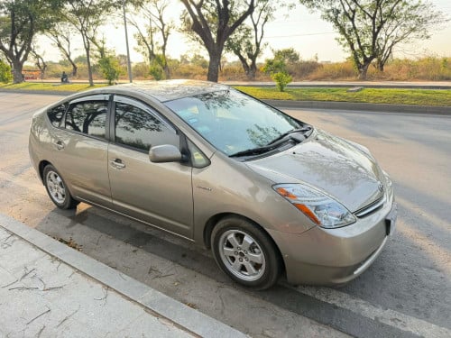 Prius 07 half full