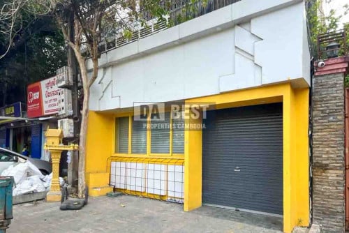 Shophouse For Rent in Prime BKK1 Location