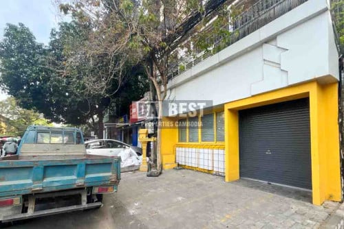 Shophouse For Rent in Prime BKK1 Location