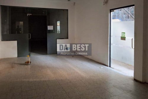Shophouse For Rent in Prime BKK1 Location