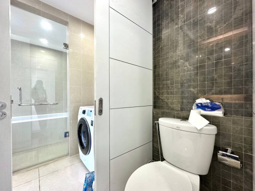 Spacious 1Bedroom Condo for Rent at Casa by Meridian