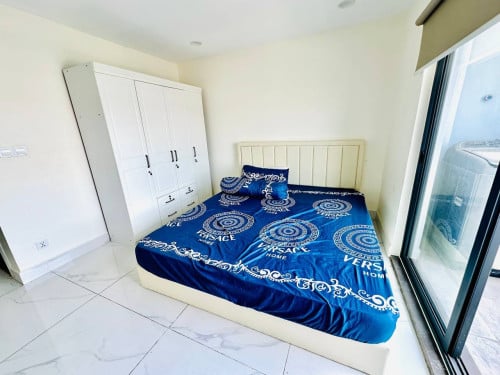 UK Condo 217