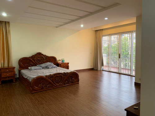 វីឡាទោល​ ជួល​ ឬ​ លក់