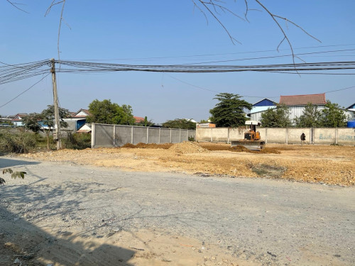 ដីលក់ជិតវត្តត្រពាំងសាលា