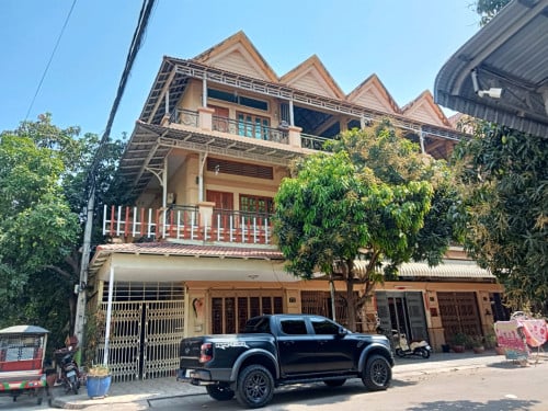 #ផ្ទះល្វែងកែងសម្រាប់លក់នៅក្នុងបុរីពិភពថ្មី គីឡូលេខ6