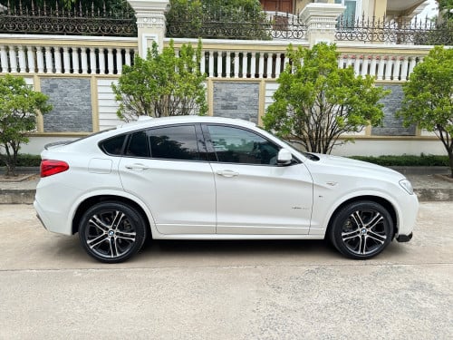 លក់ BMW X4 M Package ឆ្នាំ​ 2016 ស្រុីនមួយជុំបងប្អន​