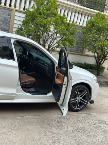 លក់ BMW X4 M Package ឆ្នាំ​ 2016 ស្រុីនមួយជុំបងប្អន​
