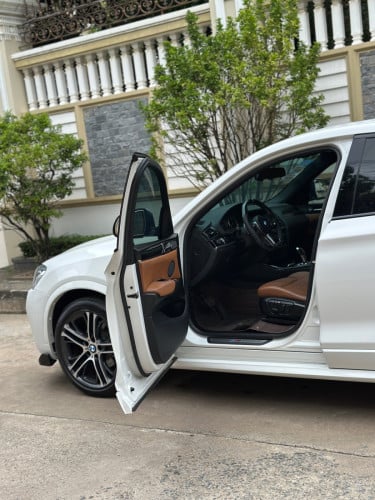 លក់ BMW X4 M Package ឆ្នាំ​ 2016 ស្រុីនមួយជុំបងប្អន​