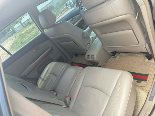 ឡានលក់ដូរសេរី(Lexus RX330ឆ្នាំ2005ប៉ុង2ប្រភេទមេឡានពណ៌ទឹកមាសទឹកថ្នាំសុីនមួយជុំ)