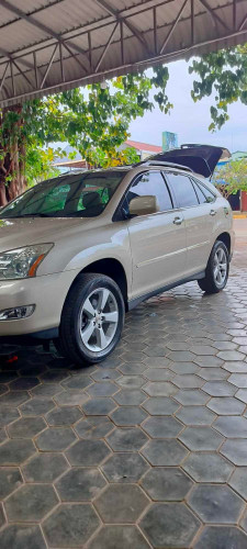 ឡានលក់ដូរសេរី(Lexus RX330ឆ្នាំ2005ប៉ុង2ប្រភេទមេឡានពណ៌ទឹកមាសទឹកថ្នាំសុីនមួយជុំ)