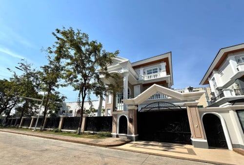 វីឡាព្រីន សម្រាប់ជួល | Prince villa for rent (បុរីប៉េងហួត ដឹស្តាដាយមិន)
