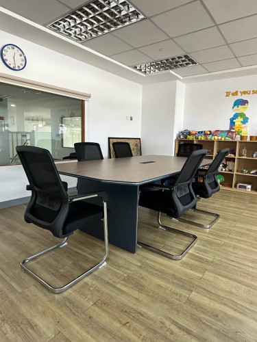๐ฅModern Meeting Table Setโ
๐ก