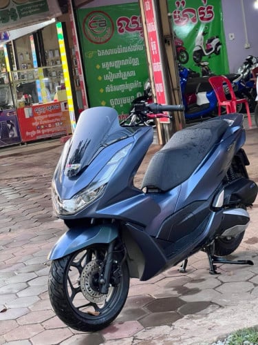 2590$PCX125CC USE ABS